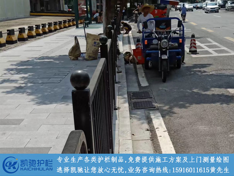 廣州白云山路段市政護(hù)欄_第1張